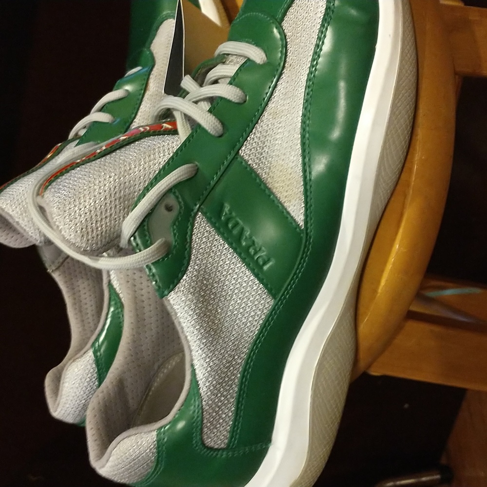 PRADA 👀 - Picture 2 of 16